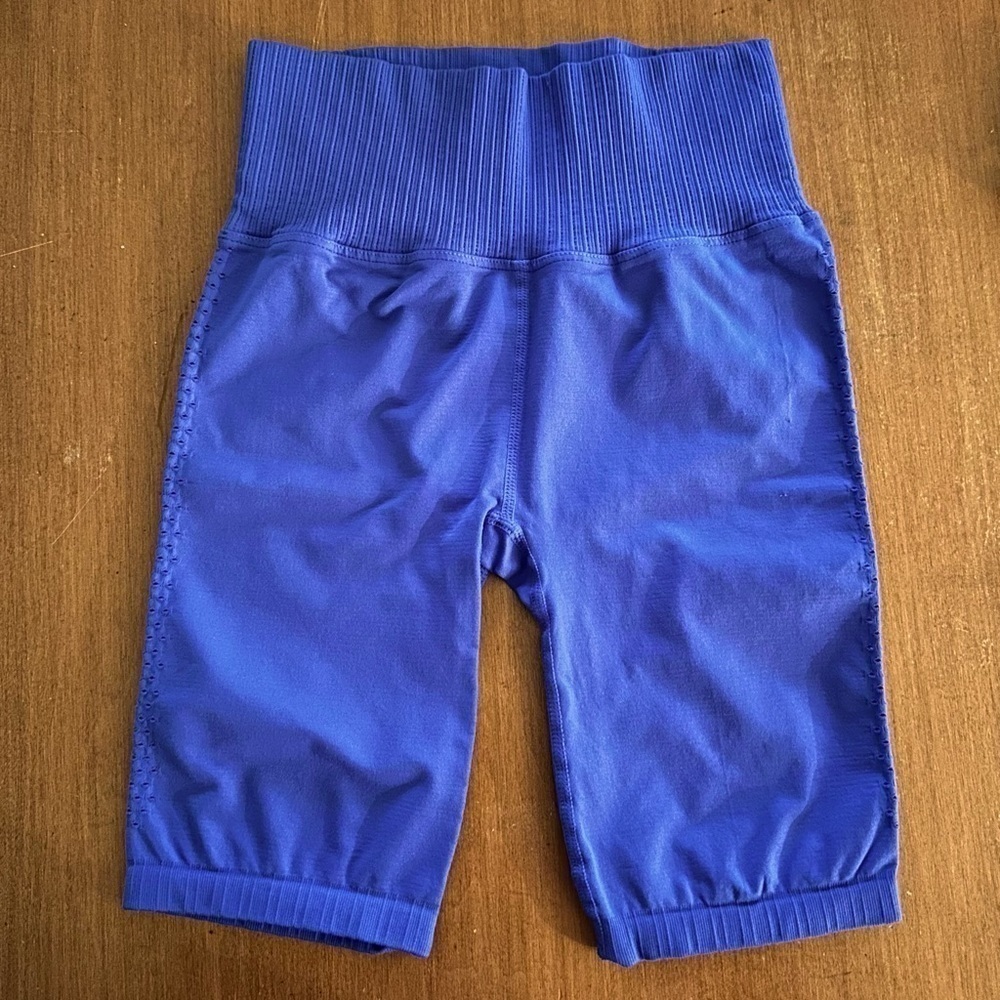 Free People FP Movement Good Karma Bike Shorts in Regal Purple Size XS/S - Picture 5 of 5